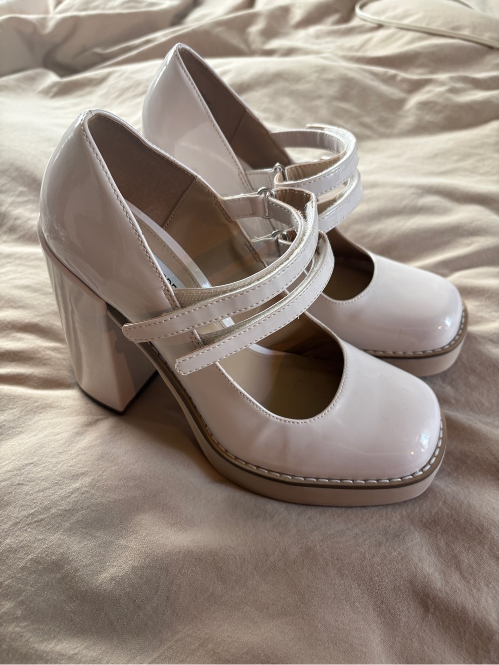 Steve Madden Patent Double-Strap Block Heel Pumps in Pale cream